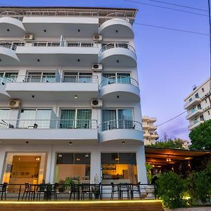 Alnes Hotel